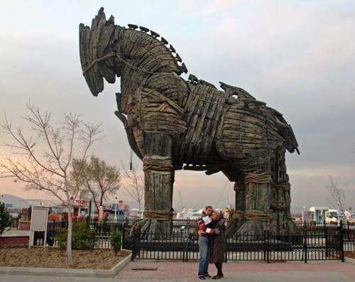 Arqueólogos afirmam ter descoberto verdadeiro Cavalo de Troia na Turquia